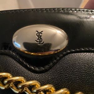 Black vintage bag w/gold chain😍 w/YSL emblem